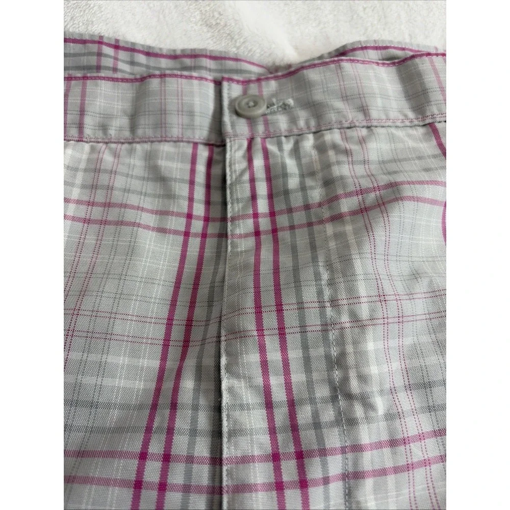 PGA Tour Men's Golf Shorts Size 42 Gray/Pink‎ Plaid Flat Front Polyester